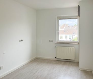 Singlewohnung in zentraler Lage: Renovierte 2-Zimmer Mietwohnung in... - Photo 2