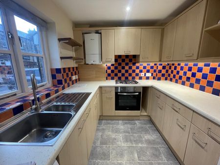 2 bedroom terraced house to rent - Photo 4