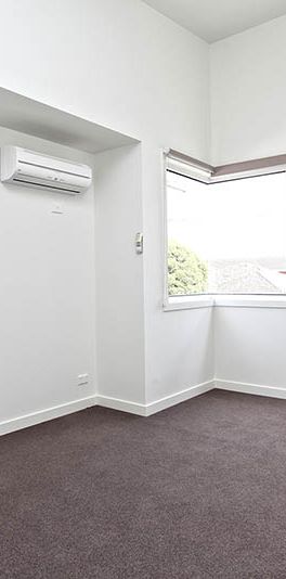 Light filled townhouse in Brunswick West - Photo 1