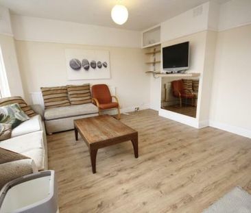 6 bedroom detached house to rent - Photo 3