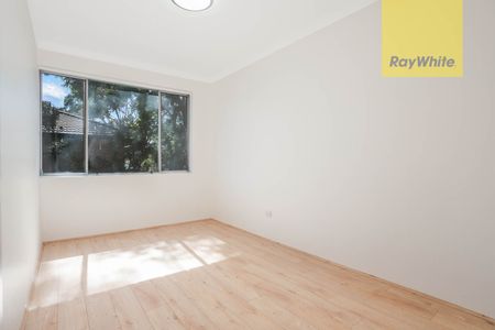 2 bedroom unit in Prime Riverside Location - Photo 4