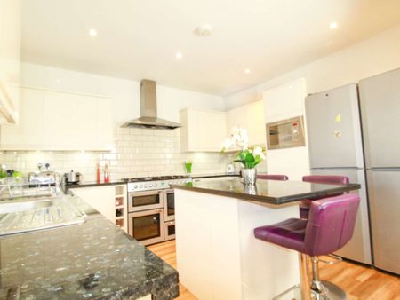 Bramdean Crescent Room 4 - Photo 3