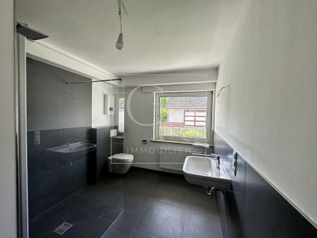 Erstbezug nach Modernisierung von großzügiger 4-Zimmer-Wohnung mit Balkon & Gäste-WC - Foto 3