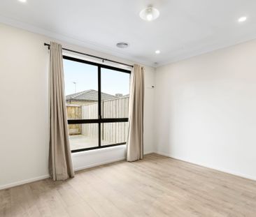 5-minute walk from Donnybrook Station! - Photo 6