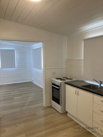 Three x 1‑Bedroom Units, Low‑Maintenance & Convenient Location - Photo 3