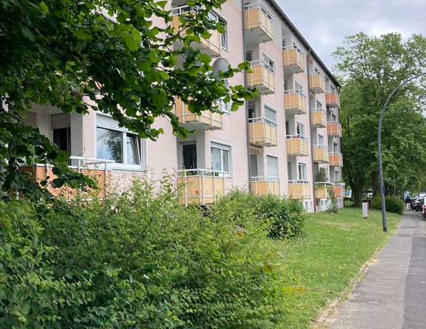 Sanierte Balkonwohnung im 1. Obergeschoss - Foto 1