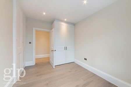 2 Bedroom Apartment, Mercer Street, Covent Garden , WC2H - Photo 2
