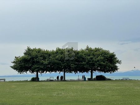 RENOVATED WITH MODERN KITCHEN - Foto 2