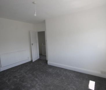 NEWPORT - £1,100 pcm - Photo 2