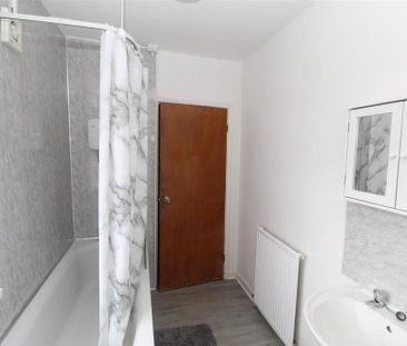 4 bedroom house to rent - Photo 2