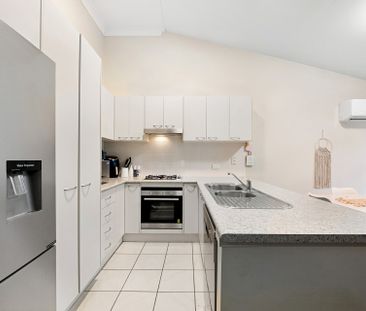 Spacious Townhouse Living! - Photo 5