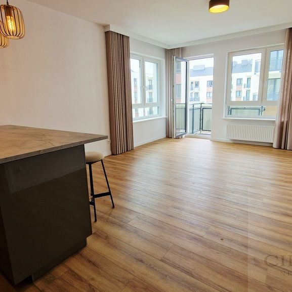 Dwa pokoje z 2 miejscami postojowymi i balkonem - Фото 1