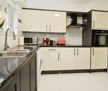 2 bedroom maisonette to rent - Photo 2