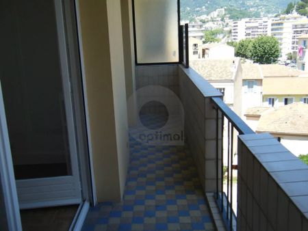 Location Appartement 3 pièces 86m² MENTON 06500 - Photo 4