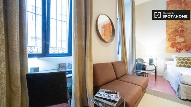 madrid, Community of Madrid 28014 - Photo 1