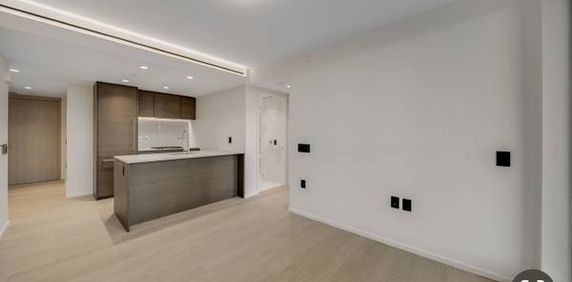 Brand New 1 bed+Den luxury apartment in downtown-Landmark on Robson - Photo 2