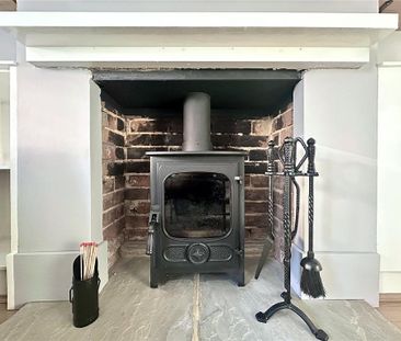 2 bedroom terraced house to rent - Photo 4