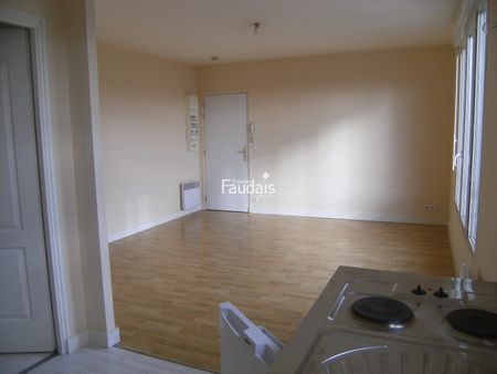 Location Appartement 1 pièce 28m² CONDE SUR VIRE 50890 - Photo 5