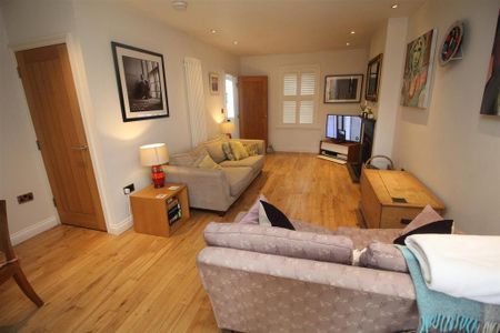 3 bedroom terraced house to rent - Photo 3