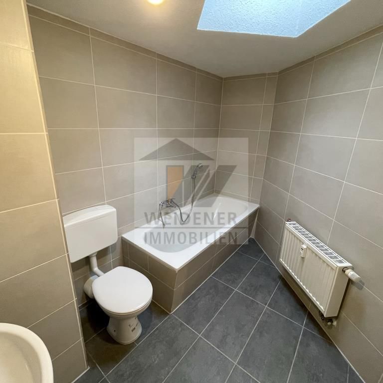 Moderne 3-Raum-DG-Wohnung mit EBK* und Wanne im Geraer Zentrum! - Photo 1