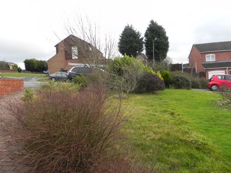 2 bedroom semi-detached house to rent - Photo 2