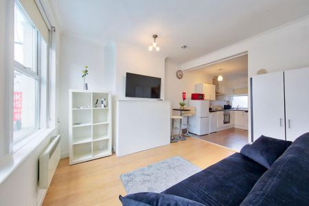 Studio to rent - Photo 3