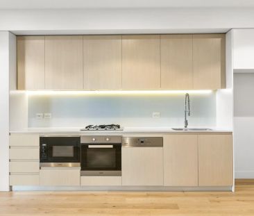 Stylish 1-Bedroom Apartment with Media Area in Lindfield Village - Photo 2