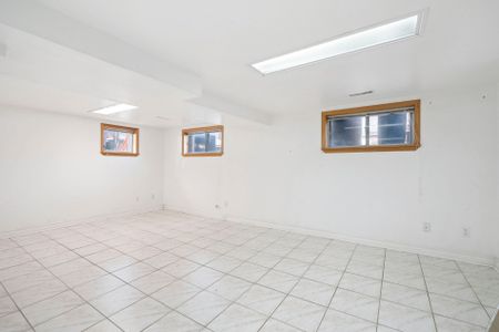 For Lease - 542 Glen Park Avenue Unit# Lower, Toronto, Ontario - Photo 5