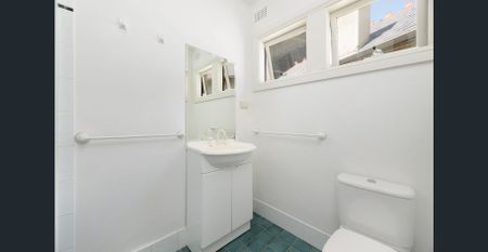 Excellently located one bedroom apartment - Photo 5