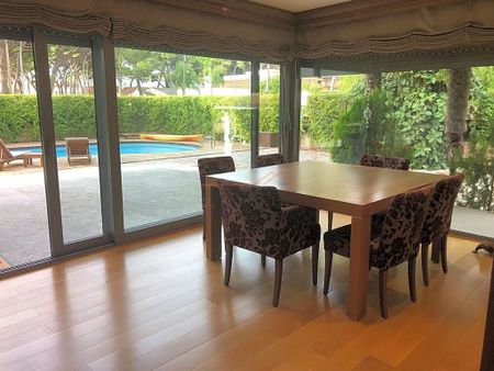 4 bedroom luxury Villa for rent in Castelldefels, Catalonia - Photo 2