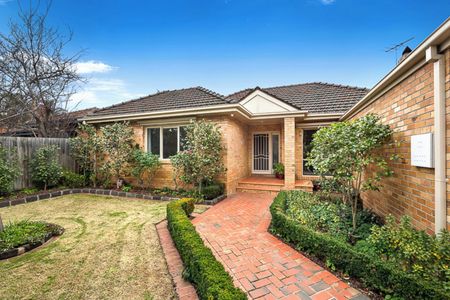 **UNDER APPLICATION NO MORE FURTHER INSPECTIONS**SPACIOUS FAMILY HOME IN A GREAT LOCATION! - Photo 3