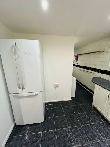 Room in a Shared House, Penderyn Way, N7 - Photo 3