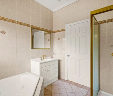 Townhouse living - Photo 4