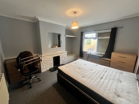 Langdale Avenue - Photo 5