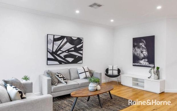 Gorgeous 4 Bedroom Home Plus STUDY! - Photo 1