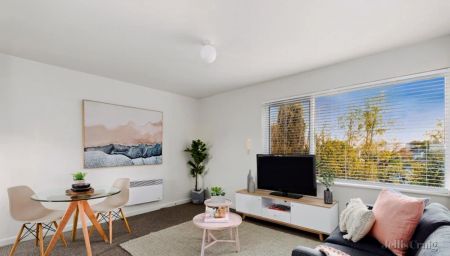 2 Bed, 1 Bath - Photo 5