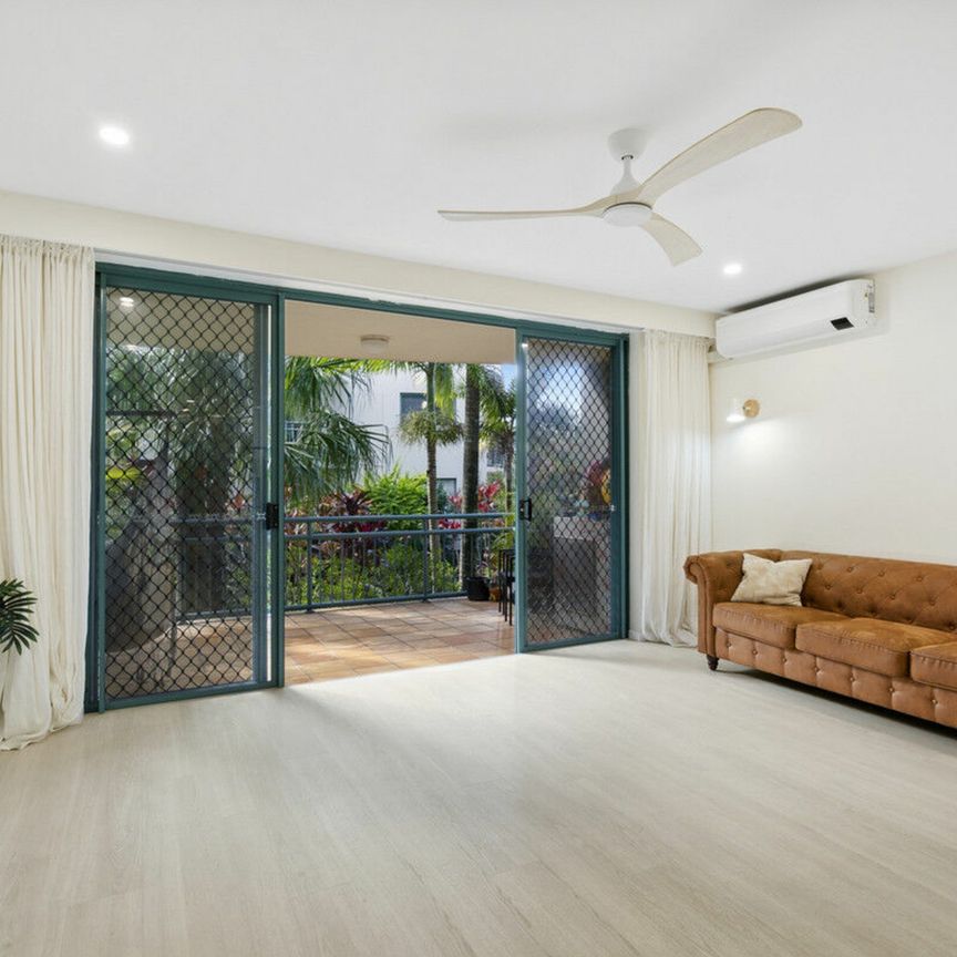 RENOVATED TWO BEDROOM BEACHFRONT APARTMENT - Photo 1