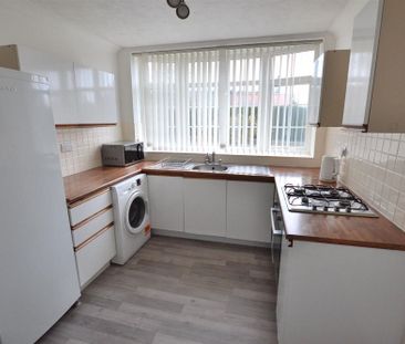 De Ferrers Close, East Leake, Le12 - Photo 6