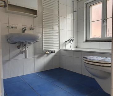 gemütliche 2.5-Zimmerwohnung im 1. OG in Kerzers zu vermieten - Photo 3