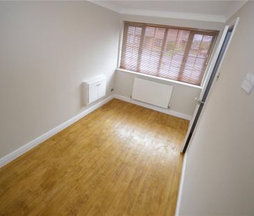 3 bedroom detached house to rent - Photo 2