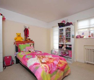 Courtlands Sheen Road, Richmond, TW10 - Photo 3