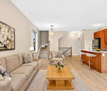 For Lease - 348 Raheen Court Ottawa Circuit, Barrhaven, Ontario - Photo 2