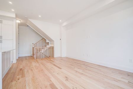 For Lease - 3295 Taha Gardens N/A, Oakville, Ontario - Photo 2