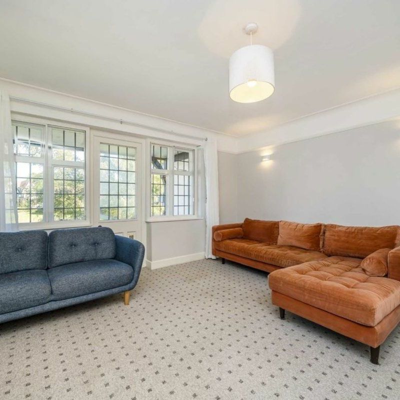 Queens Drive, Acton, W3 - Photo 1