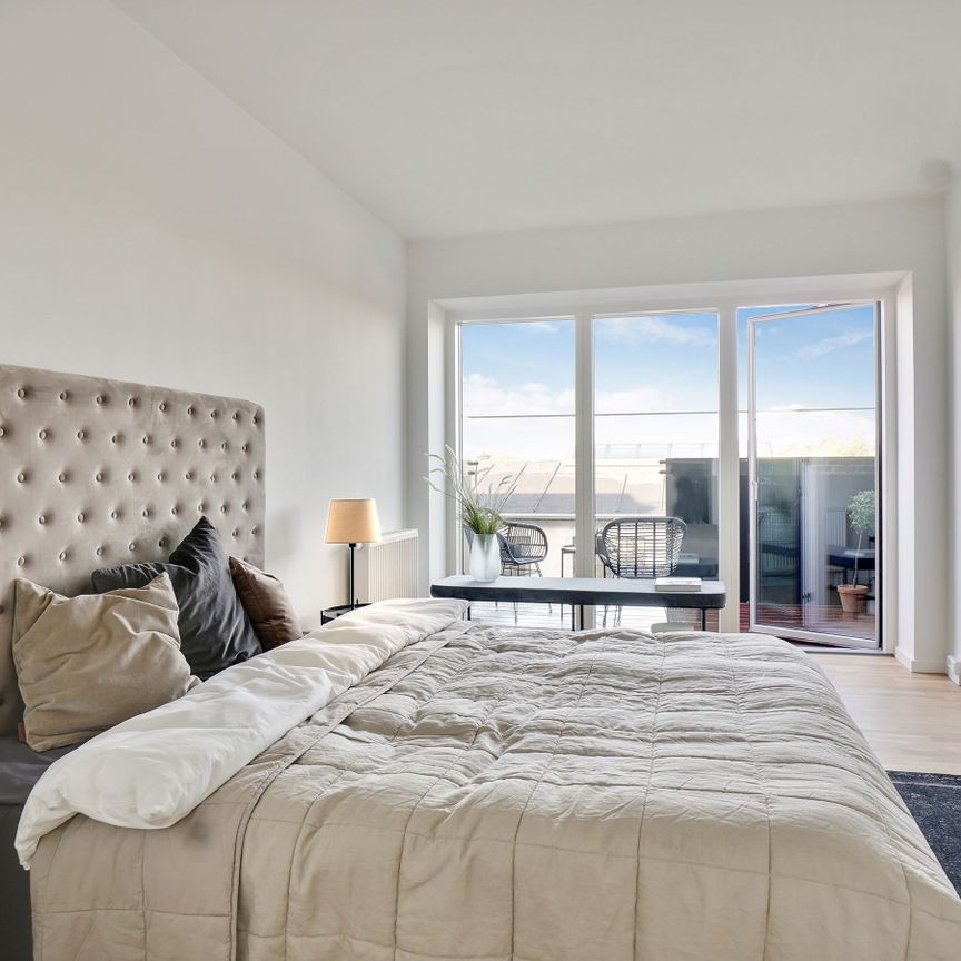 Møbelfabrikken - Rummelig og lys 4-værelses lejlighed med altan i et moderne byggeri i Søborg - Photo 1