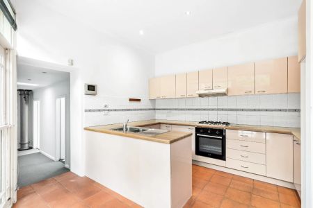 Perfect Family Home - Photo 4