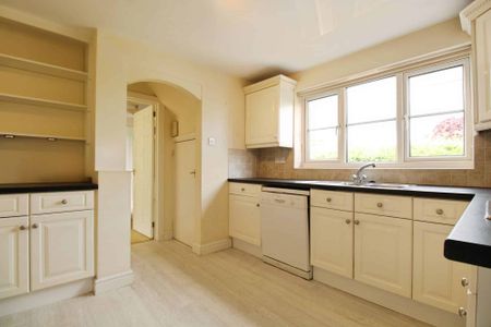 Orchard Cottage, High Street, Manton, Marlborough, SN8 - Photo 5