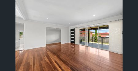 Spacious 4-Bed Family Home with Pool on Huge 954 m² Block- Carina - Photo 2