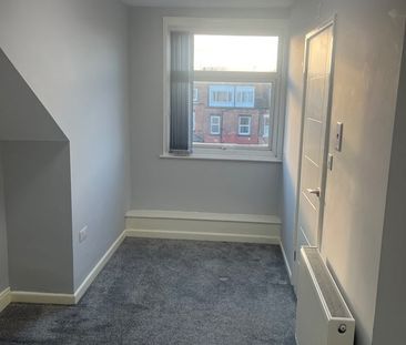 1 Bed Flat, Park View Terrace, LS15 - Photo 1