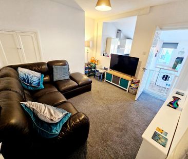 3 bedroom terraced house to rent - Photo 4